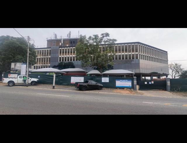 BUSINESS PROPERTY TO RENT IN LYNNWOOD